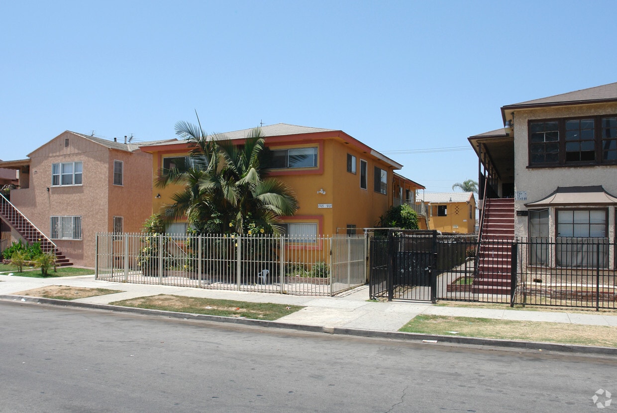 Primary Photo - Collage Apartments