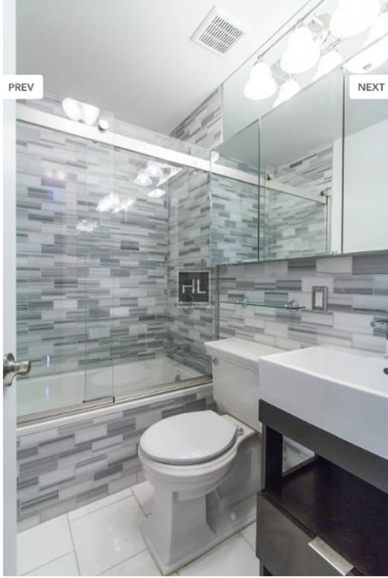 Building Photo - Clinton Street