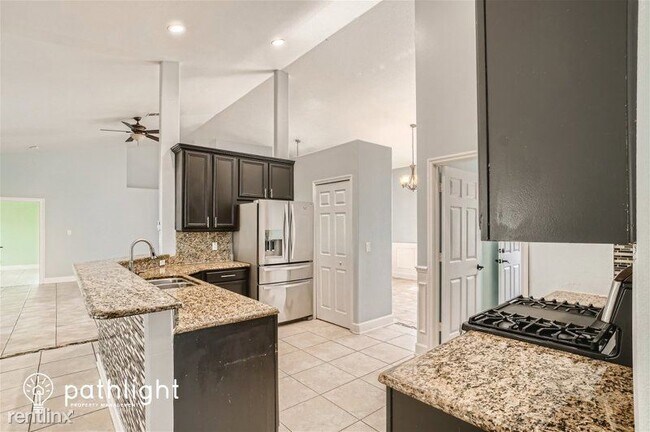 Foto del edificio - 4 br, 2 bath House - 12622 Scottish Pine L...