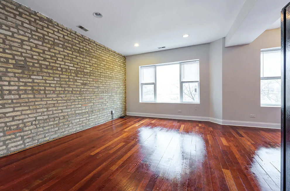 Foto principal - 2 bedroom in Chicago IL 60645