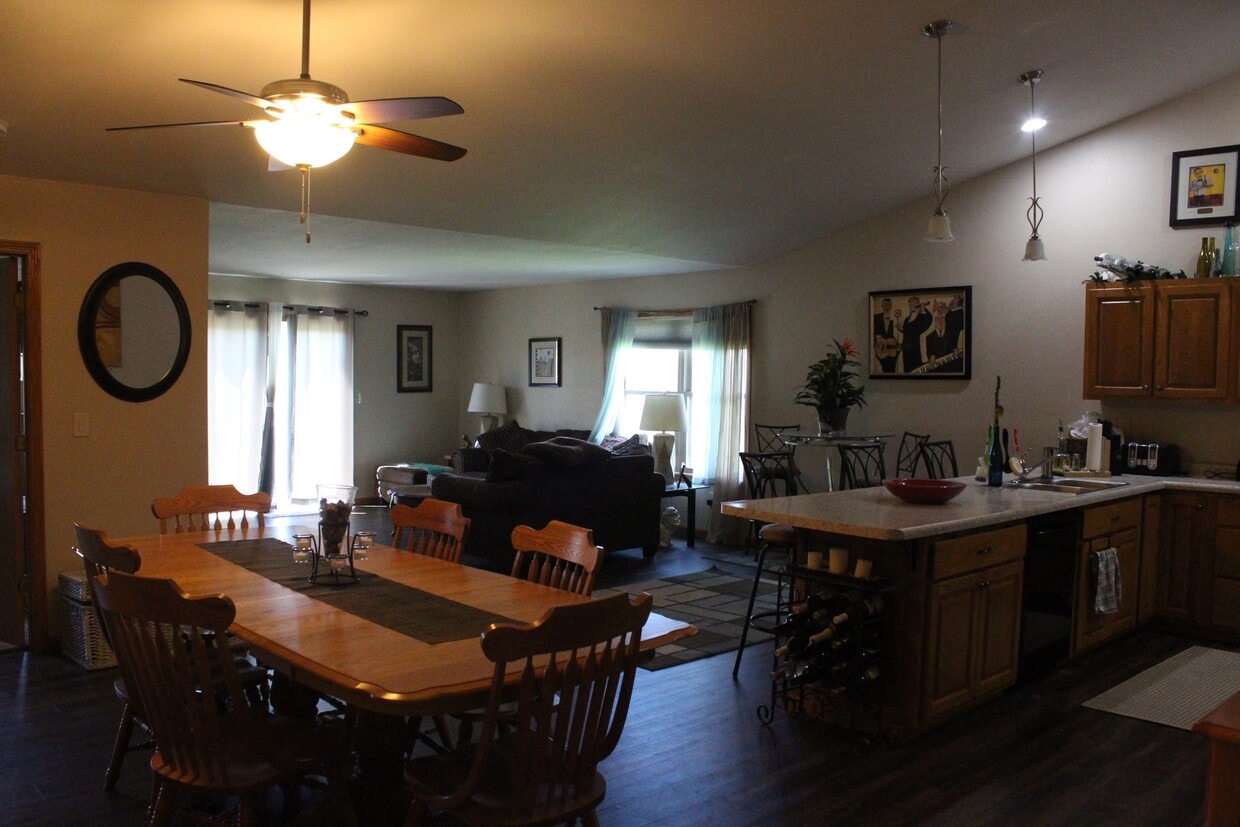 1731 Crooked Ave, Holmen, WI 54636 Townhome Rentals in Holmen WI