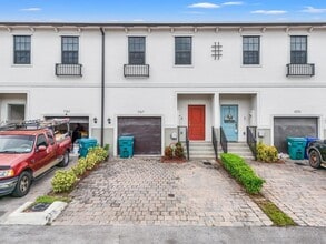 Building Photo - 1167 SW 7th Ct