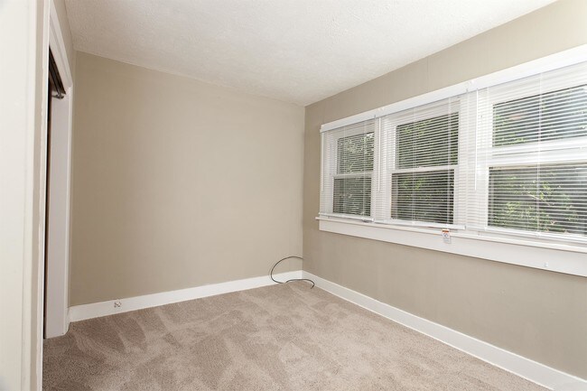 Foto del edificio - 219 S Millwood Ave