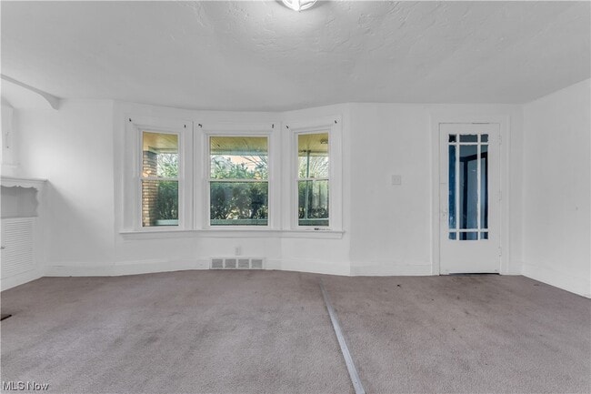 Building Photo - 3600 E 154th St