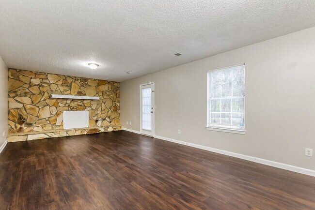 Foto del edificio - 1367 Misty Ridge Ct