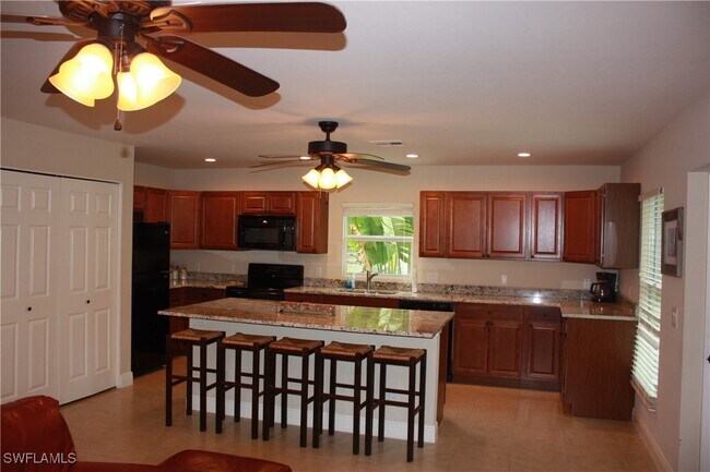 Foto del edificio - 6140 Standing Oaks Ln