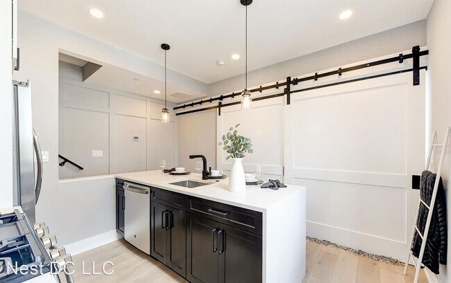 Building Photo - 1 br, 2 bath House - 1915 H St NE Unit  PH 2