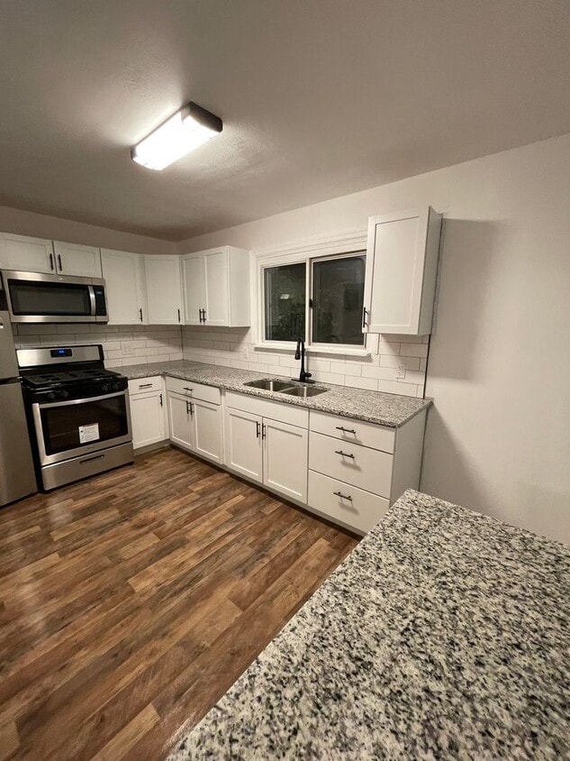 Primary Photo - 3 Bedroom Home Fully Updated.