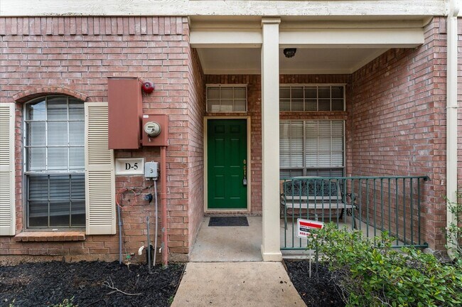 Foto del edificio - 2710 Grants Lake Blvd