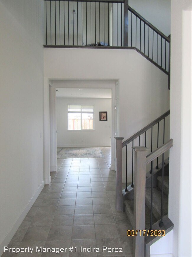 Building Photo - 4 br, 3 bath House - 1490 Oak Circle