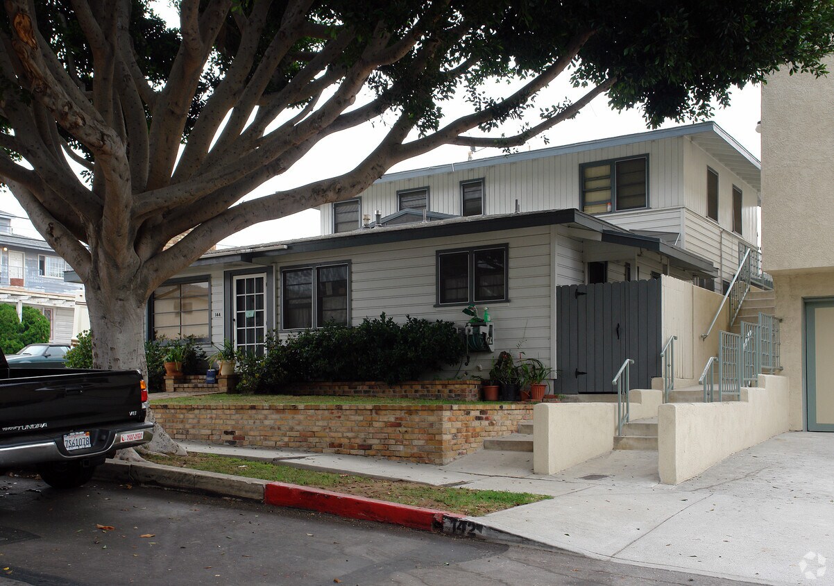 Building Photo - 144 Whiting St