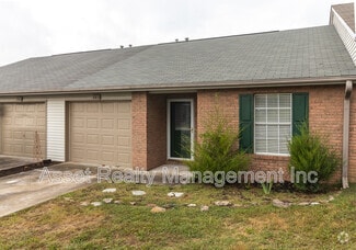 Building Photo - 385 Hawthorne Oaks Way