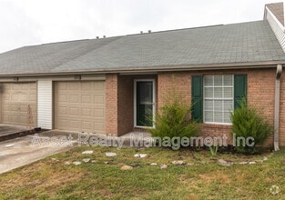 Building Photo - 385 Hawthorne Oaks Way