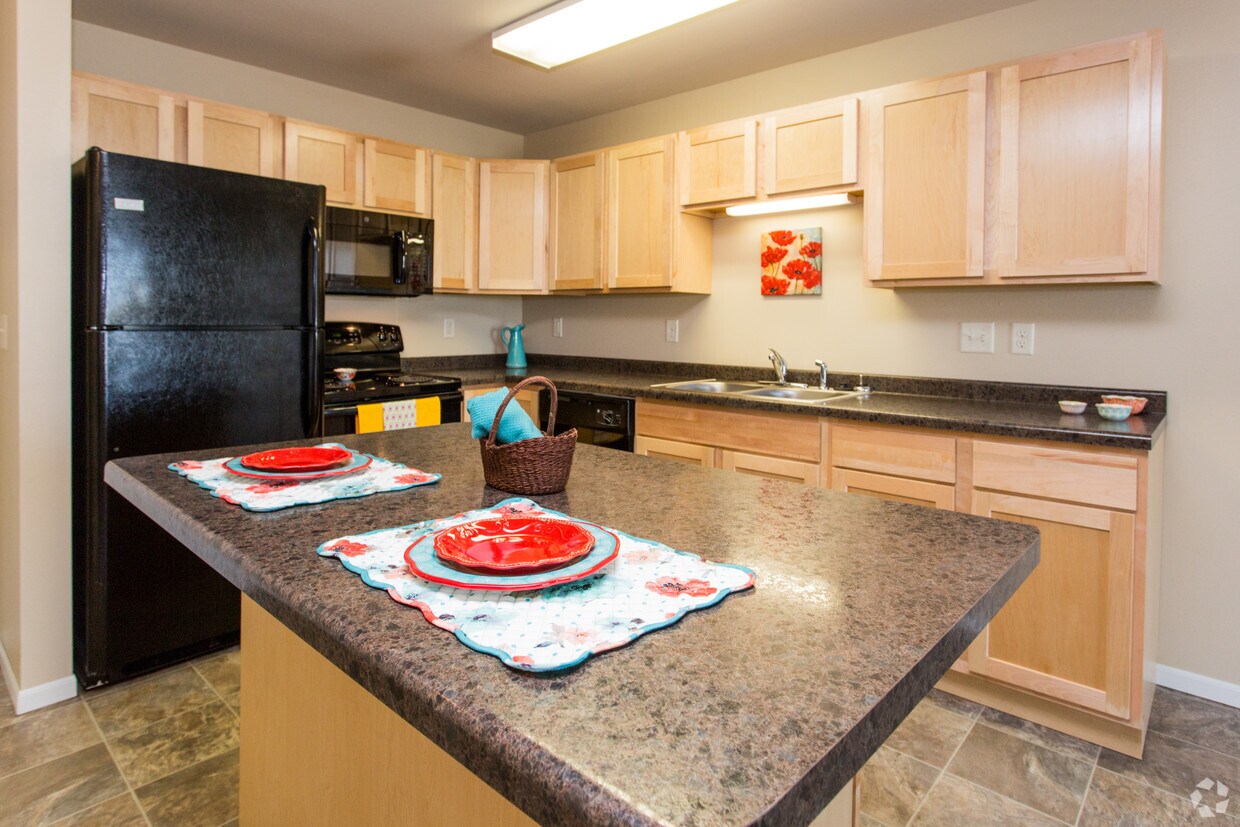 Lincoln Meadows Apartments 3372 4th Ave E Dickinson, ND