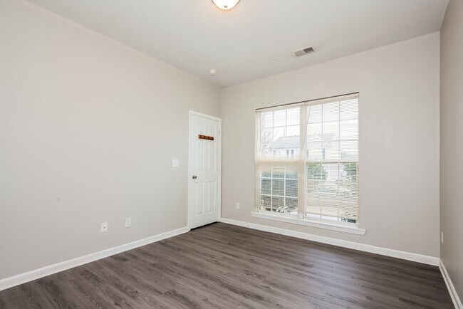 Building Photo - 1227 Joannas Ct