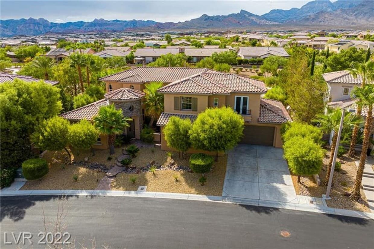 Primary Photo - Gorgeous Home located in the Paseos!!