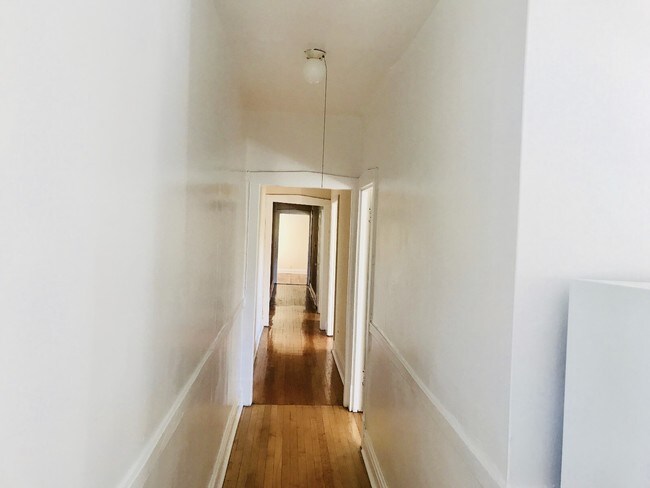 Foto del edificio - 4420 N St Louis Ave