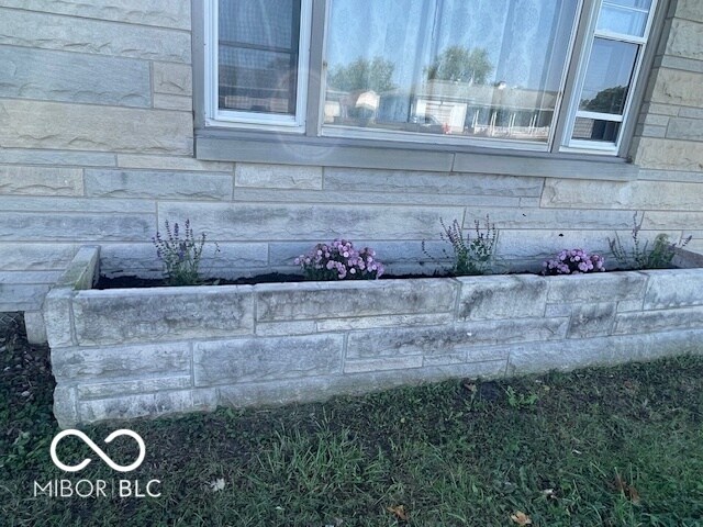 Building Photo - 330 Emerson Dr