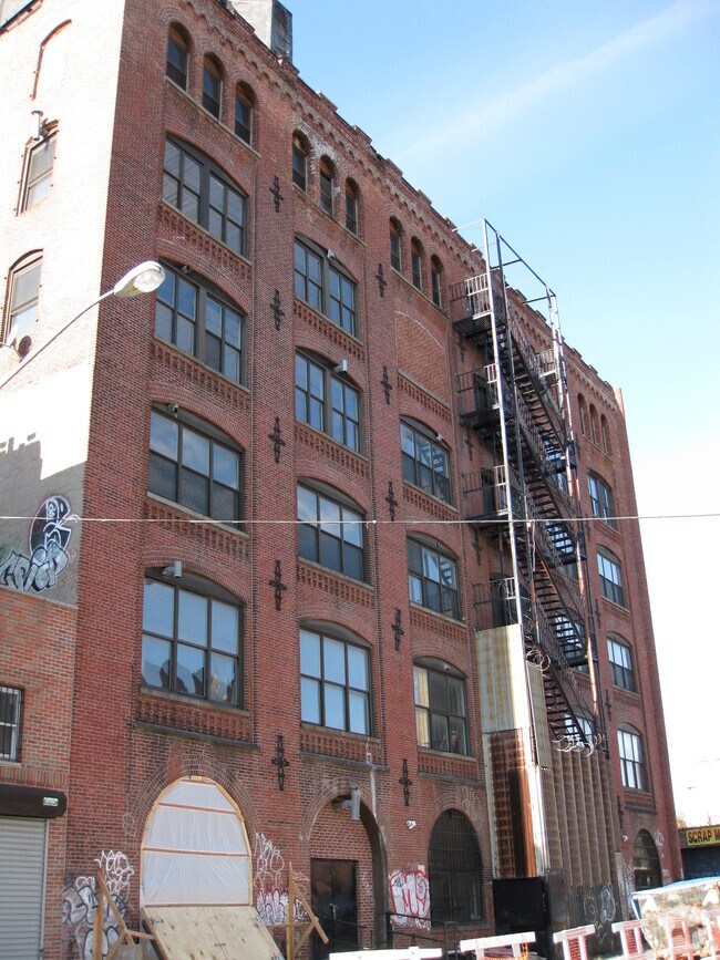 Building Photo - Wythe Confectionery