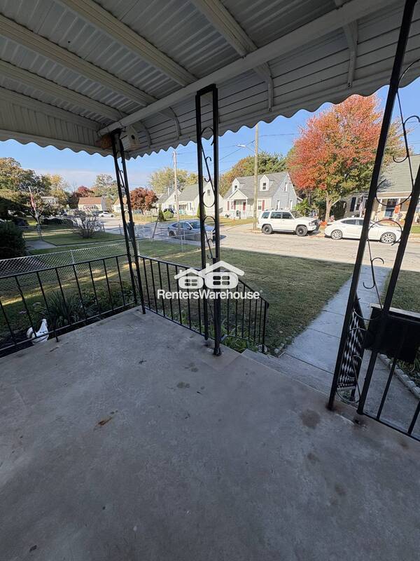 Building Photo - 33 Ridgemoor Rd