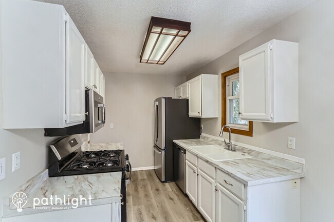 Building Photo - 1703 Nokia Way, Eagan, MN, 55122
