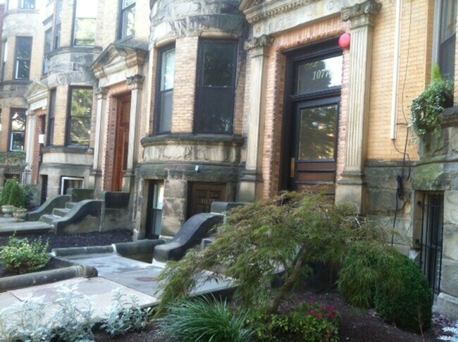 Building Photo - 9-1077 Beacon St