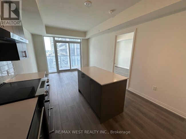 Building Photo - 8960 Jane St