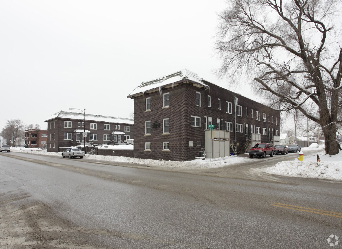 Building - Crawford Terrace