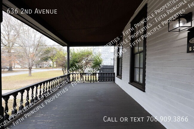 Foto del edificio - 636 2nd Ave