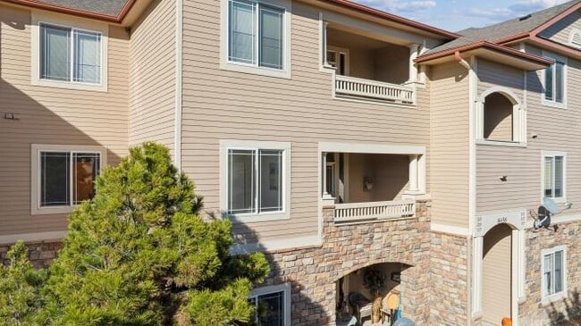 Building Photo - 8456 S Hoyt Way