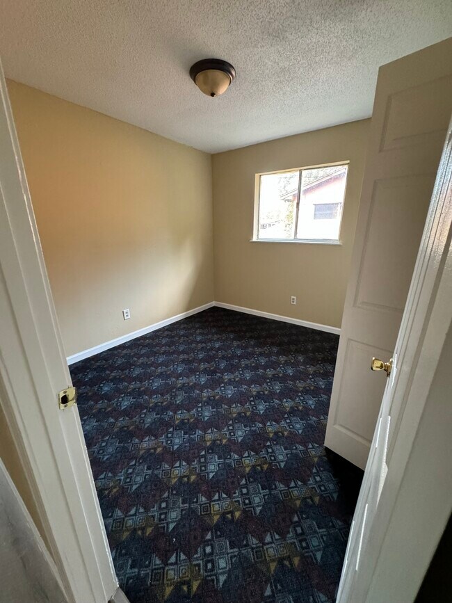 Foto del edificio - 6119 Dora St