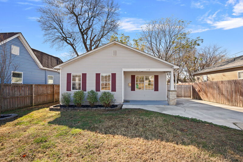 Primary Photo - 1112 Belmont Ave