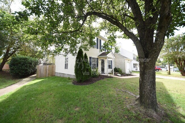 Foto del edificio - 1549 River Creek Crescent