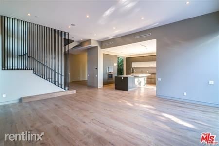 Building Photo - 637 N Crescent Heights Blvd