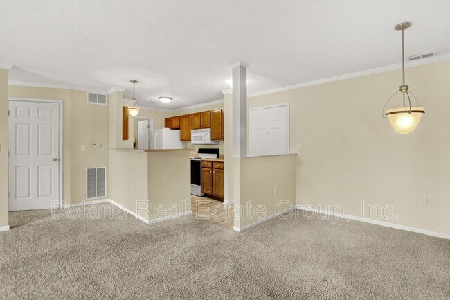 Foto del edificio - 8750 Yardley Ct