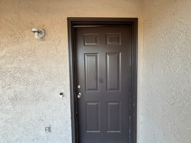 Building Photo - 1021 N Church Ave