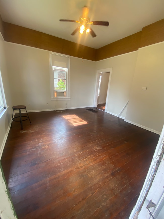 Building Photo - 2110 Cowden Ave