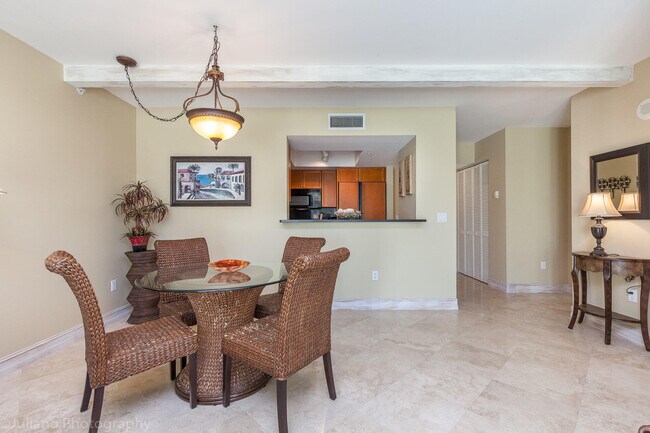 Foto del edificio - 99 SE Mizner Blvd