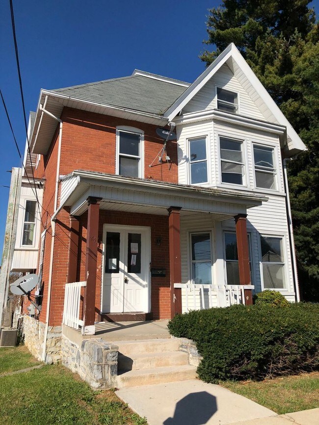 1841 Center St, Lebanon, PA 17042 Room for Rent in Lebanon, PA
