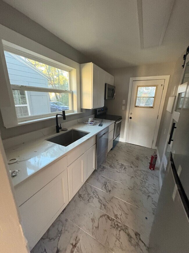 Foto del edificio - Cottage Home 2/2 Overlooking Lake Euclid in Leesburg