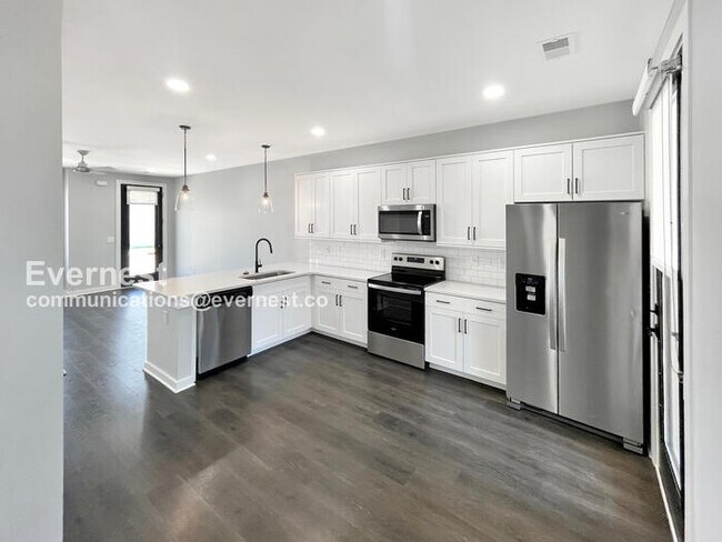 Foto del edificio - 601 Mason Ward Pl