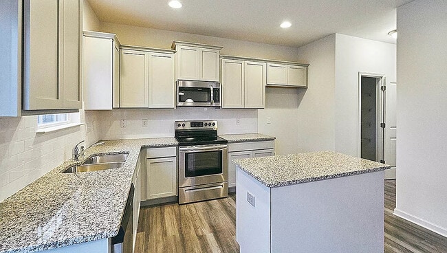 Building Photo - Room in Single Family Home on N Great White Way