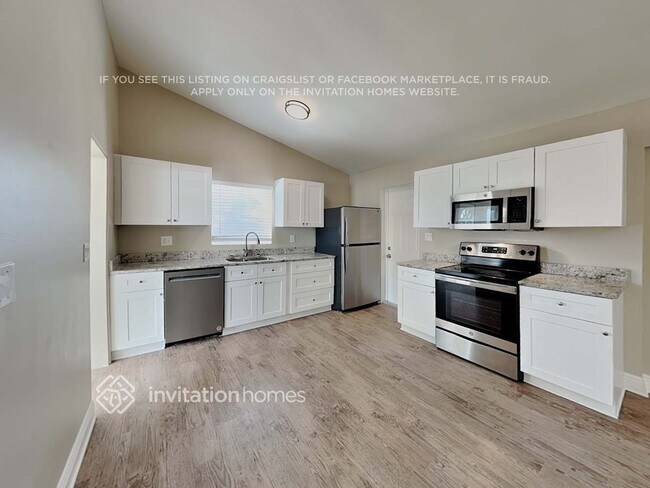 Foto del edificio - 1333 Stately Oaks Dr NW