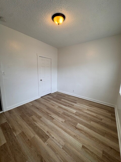 Foto del edificio - 417 W 52nd Pl