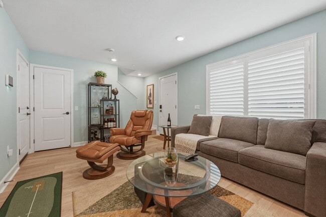 Building Photo - 2081 Acara Cir