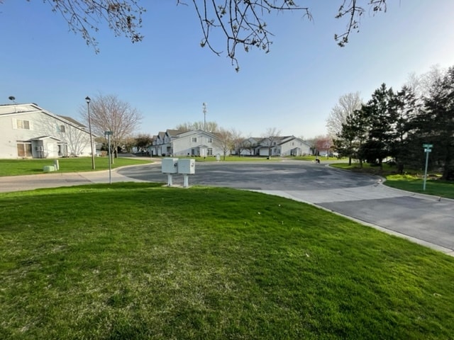 Callejón sin salida - 2103 Parkway Ave