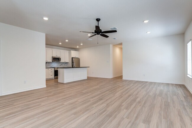 Building Photo - AVAILABLE FOR PRELEASE - 3 Bedroom Townhome in Escondido - Frenship ISD