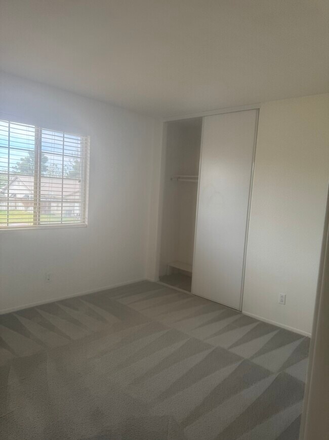 Building Photo - 37916 San Carlos Way
