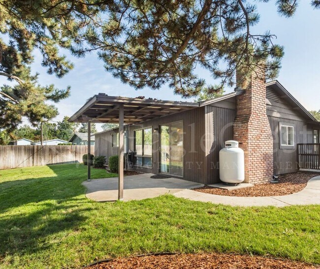Building Photo - Live Large in 1,632 Sq. Ft. – Gorgeous 3BR...