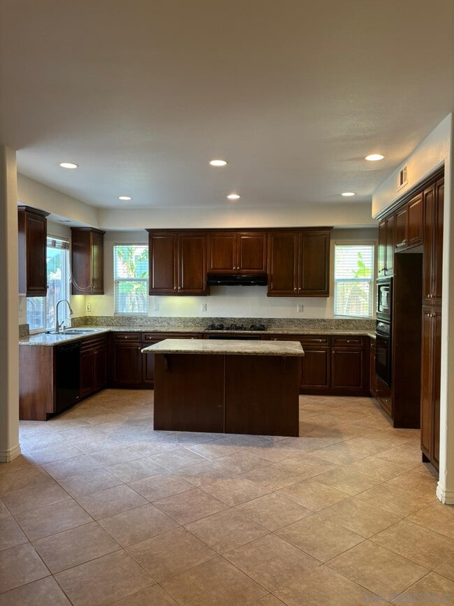 Building Photo - 1612 Picket Fence Dr